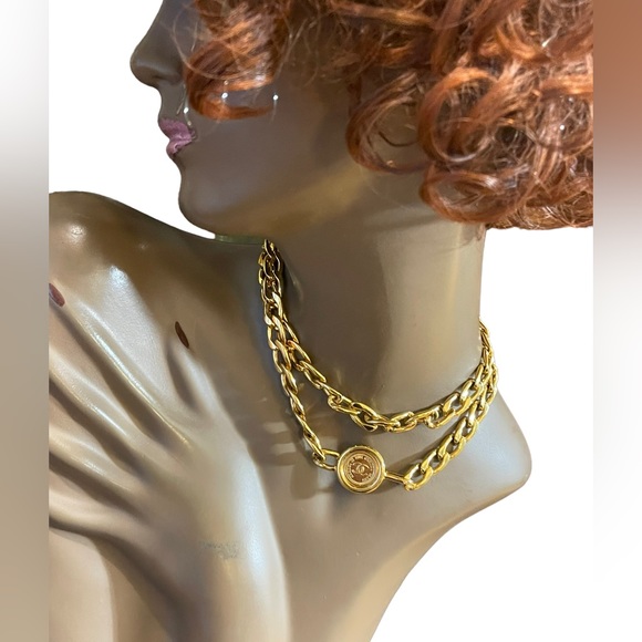 Vintage 1993 (93A) Chanel Authentic Gold finish chain belt - Picture 3 of 16